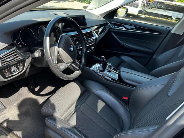 BMW 5-SERIE Touring 520i High Executive 19inch Sportstoelen Getint Glas