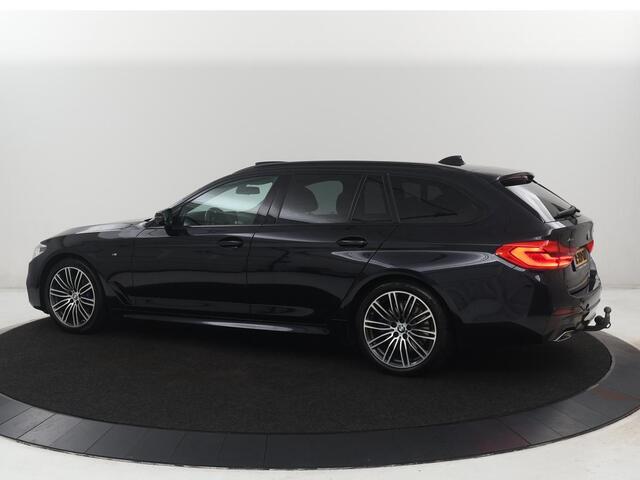 BMW 5-SERIE Touring 530i xDrive M-sport High Executive | Panoramadak | Trekhaak | Head-up | 360 camera | Carplay | Harman/Kardon | Leder | Stuur/stoel verwarming | Virtual Dashboard | Cruise control |