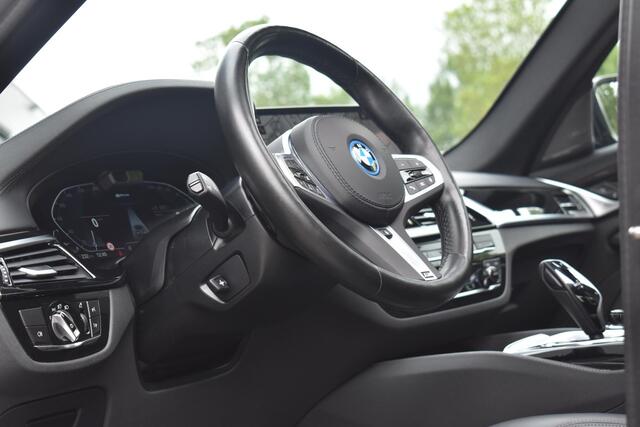 BMW 5-SERIE 545e xDrive M-Sport Pano Laser H&K HUD Keyless Trekhaak