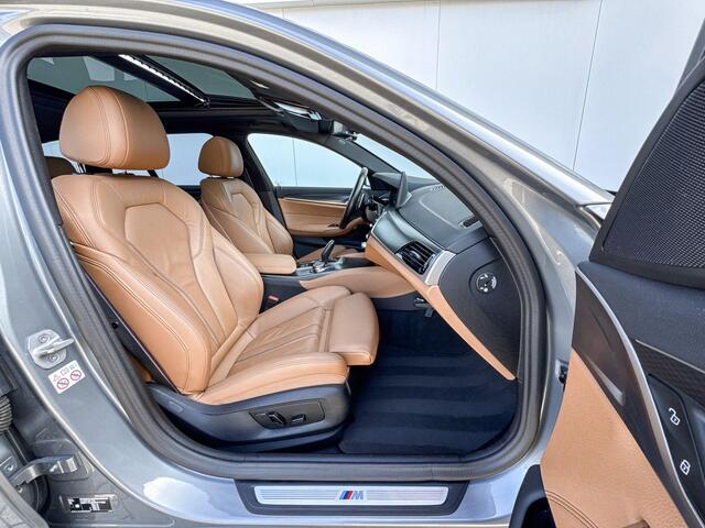 BMW 5-SERIE Touring 530e High Ex | M Sport | Panoramadak |
