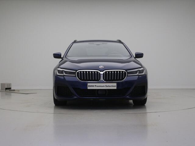 BMW 5-SERIE Touring 530e High Executive | Adaptief Onderstel | Panorama Dak | Keyless | Comfort Stoelen | Driver Ass Prof. | Trekhaak | Laser | Head Up | Shadow Line