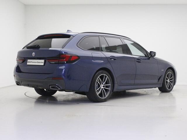 BMW 5-SERIE Touring 530e High Executive | Adaptief Onderstel | Panorama Dak | Keyless | Comfort Stoelen | Driver Ass Prof. | Trekhaak | Laser | Head Up | Shadow Line
