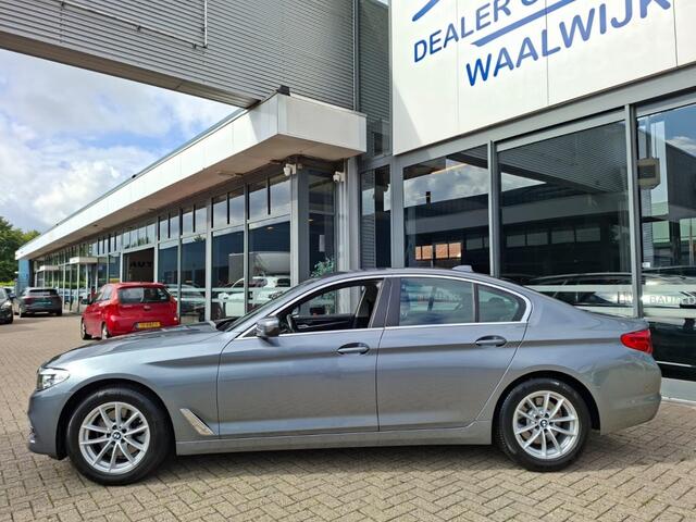 BMW 5-SERIE 520I AUTOMAAT 184PK EXECUTIVE EDITION NAVI LMV PDC-CAMERA