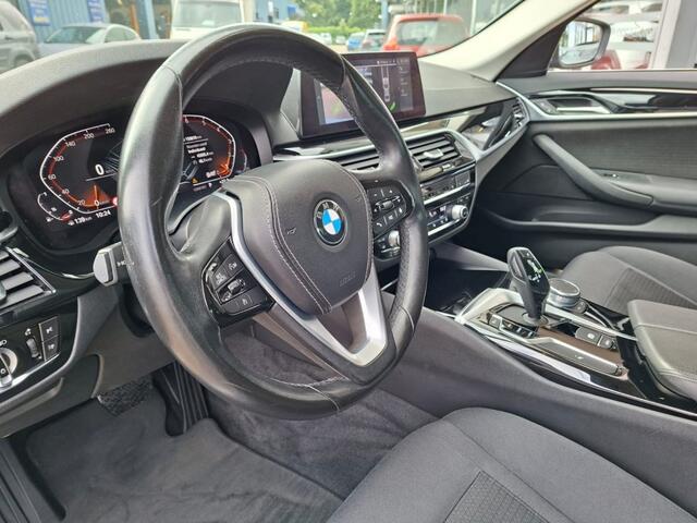 BMW 5-SERIE 520I AUTOMAAT 184PK EXECUTIVE EDITION NAVI LMV PDC-CAMERA