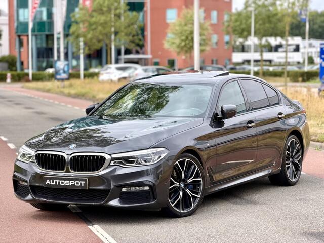 BMW 5-SERIE Sedan 540i High Ex. M-Sport Schuifdak Memory H&K HUD