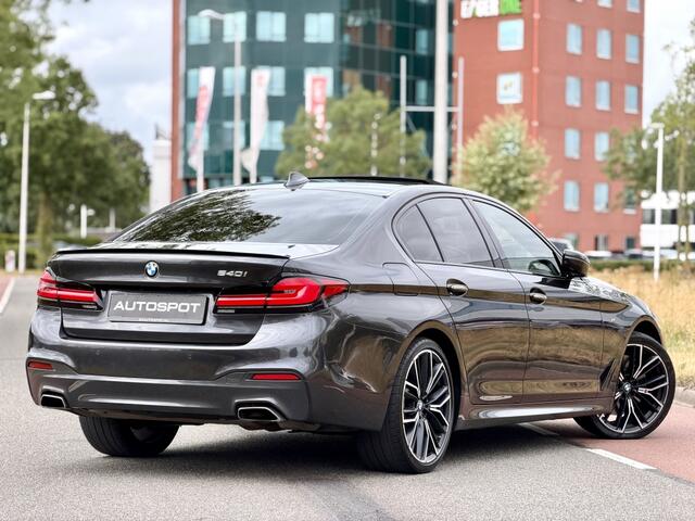 BMW 5-SERIE Sedan 540i High Ex. M-Sport Schuifdak Memory H&K HUD