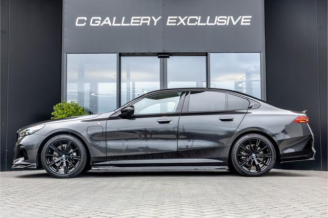 BMW 5-SERIE 530e M Sport Edition - Maxton Bodykit | Panorama | H&K | Stoelkoeling | Memory