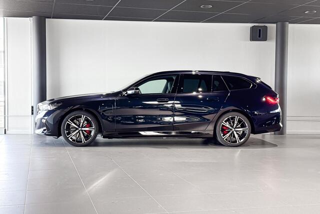 BMW 5-SERIE Touring 530e M Sport Edition | M Sport Pro | Glazen Panoramadak | Stoelverwarming | Head-Up Display | Trekhaak |