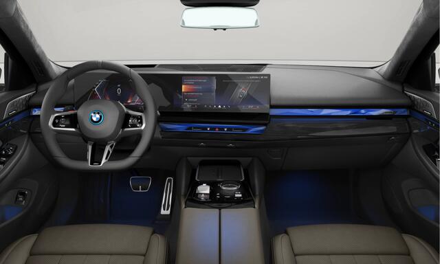 BMW 5-SERIE Touring 550e xDrive - M-Sport Pro - Onderstel Prof - Bowers & Wilkins