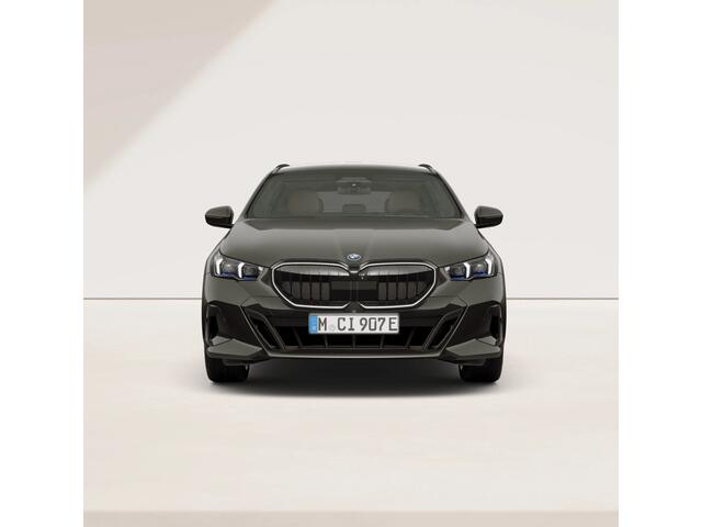 BMW 5-SERIE Touring 550e xDrive - M-Sport Pro - Onderstel Prof - Bowers & Wilkins