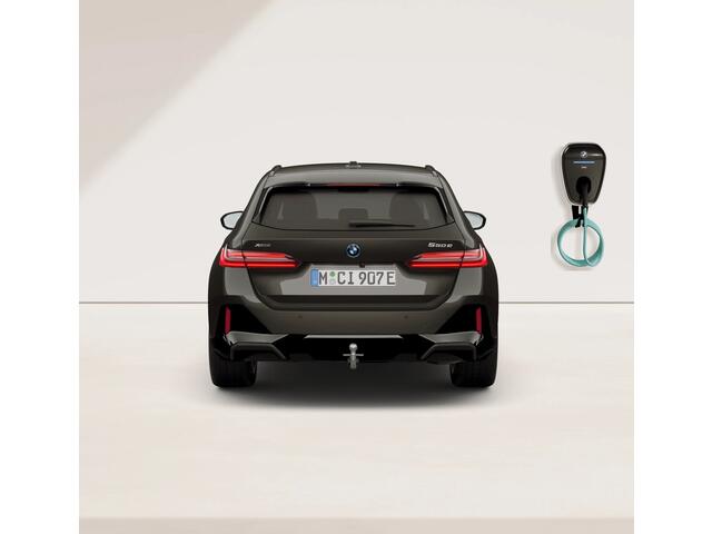 BMW 5-SERIE Touring 550e xDrive - M-Sport Pro - Onderstel Prof - Bowers & Wilkins