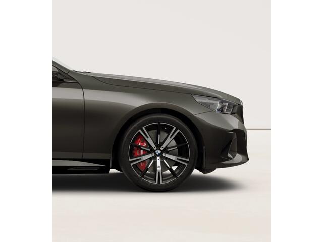 BMW 5-SERIE Touring 550e xDrive - M-Sport Pro - Onderstel Prof - Bowers & Wilkins