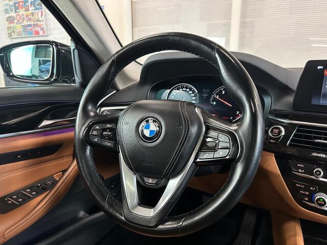 BMW 5-SERIE Touring 530i xDrive High Executive PANO + LEDER