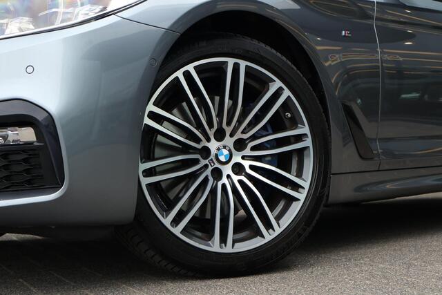 BMW 5-SERIE Touring 530i High Executive / M-Sport / Head up