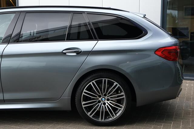 BMW 5-SERIE Touring 530i High Executive / M-Sport / Head up
