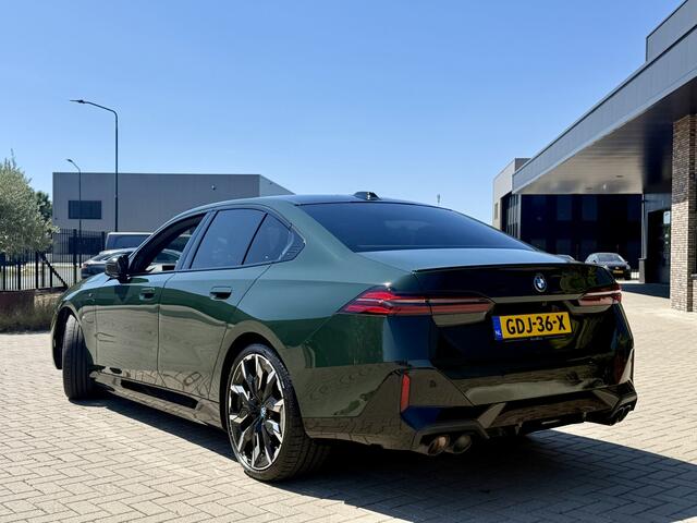 BMW 5-SERIE 550e ///M-Sport / xDrive / 489 PK / INDIVIDUAL / Brewster Green / Uniek / B&W HiFi / FULL OPTION