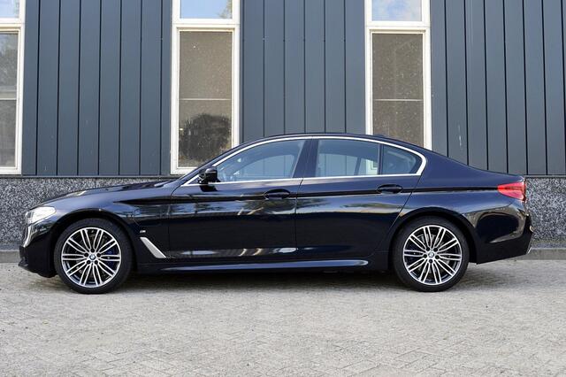 BMW 5-SERIE 530e iPerformance Saphir Edition M-Sport SOH 88% Rijklaarprijs-Garantie Leder Interieur Led Camera Navigatie Apple carplay