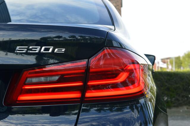BMW 5-SERIE 530e iPerformance Saphir Edition M-Sport SOH 88% Rijklaarprijs-Garantie Leder Interieur Led Camera Navigatie Apple carplay