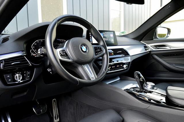 BMW 5-SERIE 530e iPerformance Saphir Edition M-Sport SOH 88% Rijklaarprijs-Garantie Leder Interieur Led Camera Navigatie Apple carplay