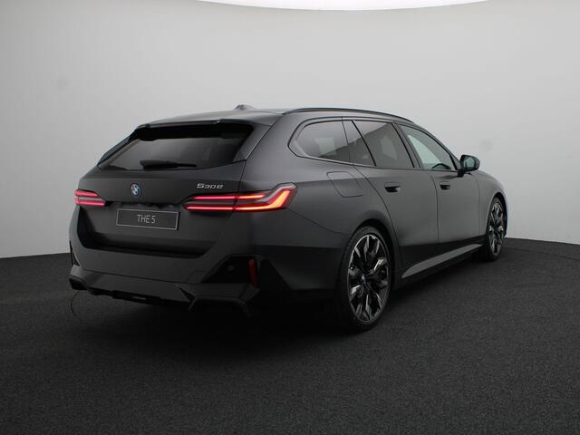 BMW 5-SERIE Touring M Sport Edition | M Sportpakket Pro | Innovation Pack | Travel Pack | Comfort Pack | Panoramadak