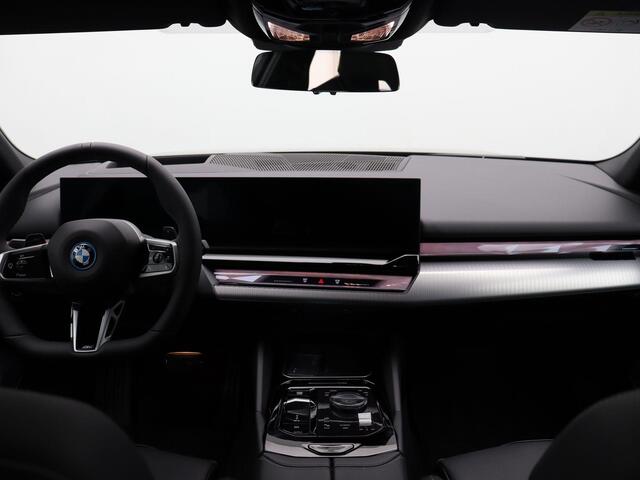 BMW 5-SERIE Touring M Sport Edition | M Sportpakket Pro | Innovation Pack | Travel Pack | Comfort Pack | Panoramadak