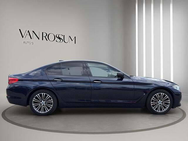 BMW 5-SERIE 530 e iPerformance | Leder | Sportstoelen | Sfeer | Camera | Parksenors V+A | 18" |
