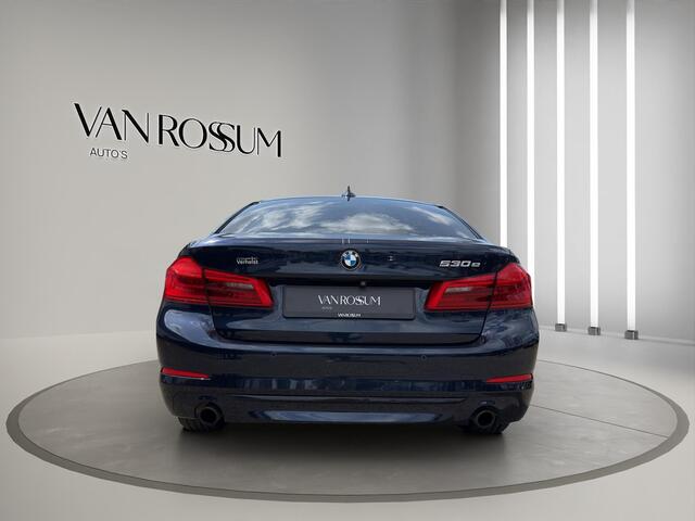 BMW 5-SERIE 530 e iPerformance | Leder | Sportstoelen | Sfeer | Camera | Parksenors V+A | 18" |