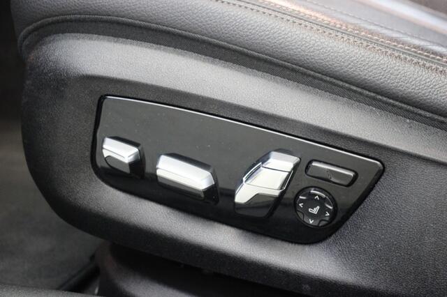 BMW 5-SERIE Sedan 520i High Executive Edition - Digitaal Cockpit, Memory, Stoelverw.