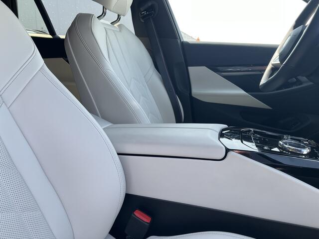 BMW 5-SERIE Touring 550e xDrive M-Sport Pro | Panorama | Trekhaak | Bowers & Wilkins Surround Sound | Stoelventilatie | 498 pk