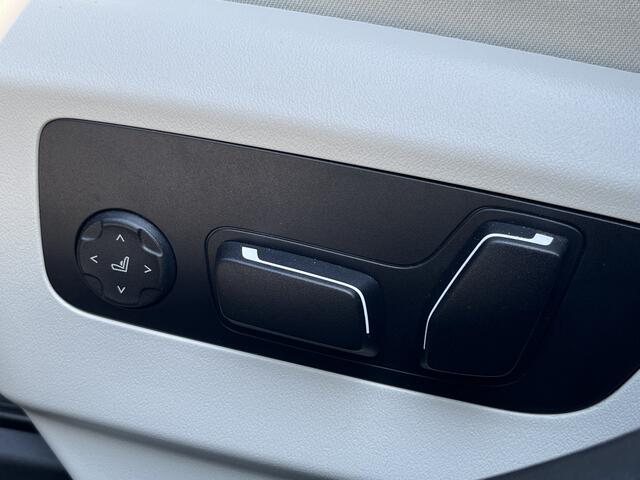 BMW 5-SERIE Touring 550e xDrive M-Sport Pro | Panorama | Trekhaak | Bowers & Wilkins Surround Sound | Stoelventilatie | 498 pk