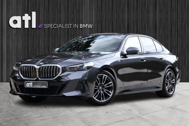 BMW 5-SERIE 520i M-Sport | HUD | H&K | Drive Ass Plus | Memory | 360 | Stoelventilatie | Stoelverwarm V+A | Keyless | Iconic Glow | Stuurwielverwarming | Etc.