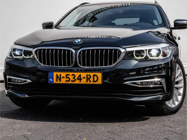 BMW 5-SERIE Touring 520d High Executive Luxury line Lederen int./ Camera/ Sfeerverlichting/ Stuur+stoelverwarming/ Blindspot
