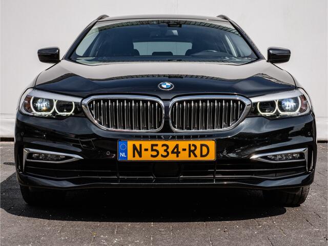 BMW 5-SERIE Touring 520d High Executive Luxury line Lederen int./ Camera/ Sfeerverlichting/ Stuur+stoelverwarming/ Blindspot