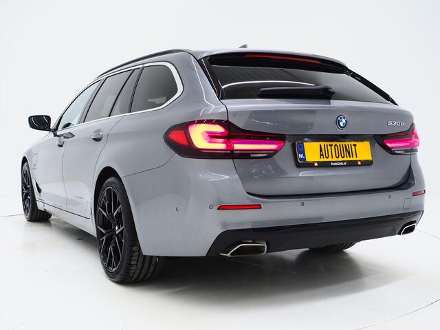 BMW 5-SERIE Touring 530e | Leder | Trekhaak | 360 | Adaptive Cruise | Dodehoek | Stoelverwarming | Carplay