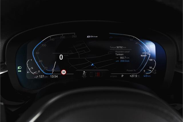 BMW 5-SERIE Touring 530e Business Edition Plus | M-Sport | Shadow Line | S/K-Panodak | Laser | Head-Up | Elek. Trekhaak | Stoelverw. | Camera | NAV+App. Connect | ECC | Elek. Klep | LM 19" |