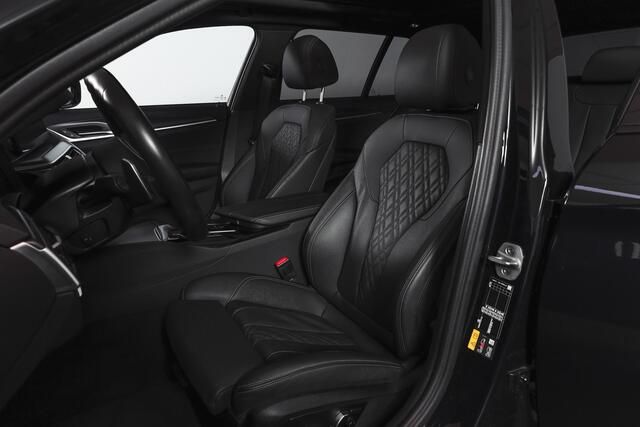 BMW 5-SERIE Touring 530e Business Edition Plus | M-Sport | Shadow Line | S/K-Panodak | Laser | Head-Up | Elek. Trekhaak | Stoelverw. | Camera | NAV+App. Connect | ECC | Elek. Klep | LM 19" |