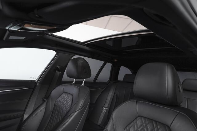 BMW 5-SERIE Touring 530e Business Edition Plus | M-Sport | Shadow Line | S/K-Panodak | Laser | Head-Up | Elek. Trekhaak | Stoelverw. | Camera | NAV+App. Connect | ECC | Elek. Klep | LM 19" |