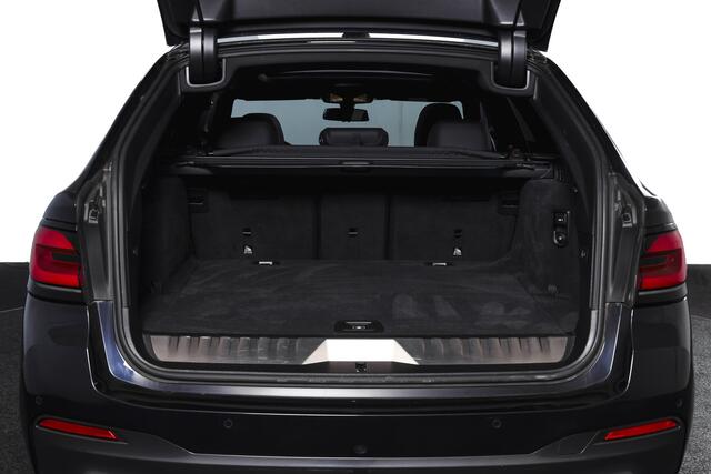 BMW 5-SERIE Touring 530e Business Edition Plus | M-Sport | Shadow Line | S/K-Panodak | Laser | Head-Up | Elek. Trekhaak | Stoelverw. | Camera | NAV+App. Connect | ECC | Elek. Klep | LM 19" |