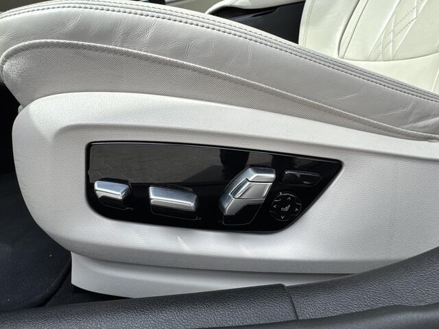 BMW 5-SERIE 520e High Executive / Elektrische stoelen & geheugen / Stuur- en stoelverwarming / Apple Carplay Android / 18" LM wielen / wit Leer / EAER 52 km