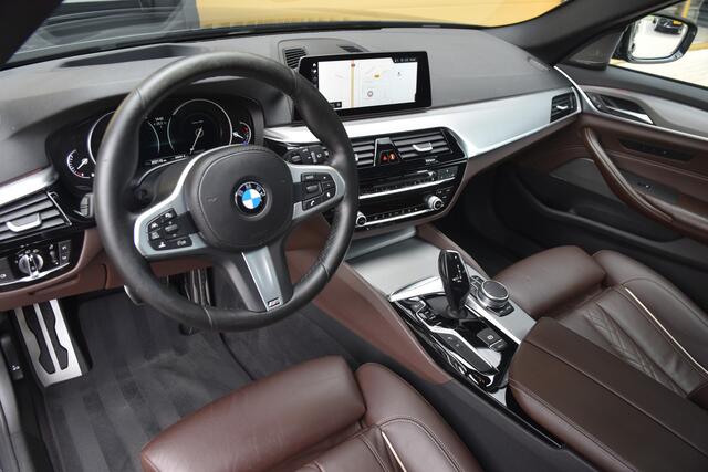 BMW 5-SERIE Touring 530i High Executive * M-Sport * Panoramadak * Head-up * Harman/Kardon * Keyless *