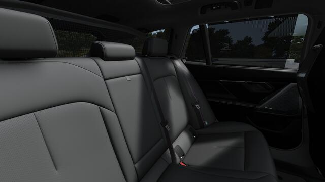 BMW 5-SERIE Touring 530e M Sport Automaat / Panoramadak / Trekhaak / Bowers & Wilkins / M Multifunctionele Stoelen / Parking Assistant Plus / Adaptieve LED