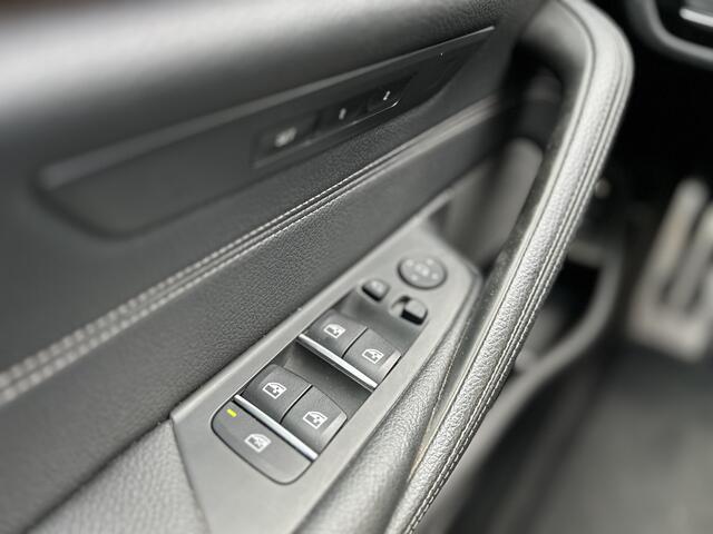 BMW 5-SERIE Touring 530e High Executive | Laser | HUD | Keyless | Panoramadak | 360 Camera | 90% SOH |