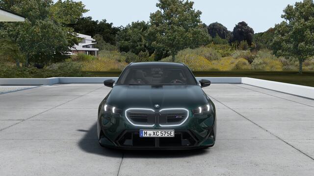 BMW 5-SERIE Touring M5 Automaat / M Drive Professional / Panoramadak / Trekhaak / Bowers & Wilkins / M Multifunctionele Stoelen / Parking Assistant Professional