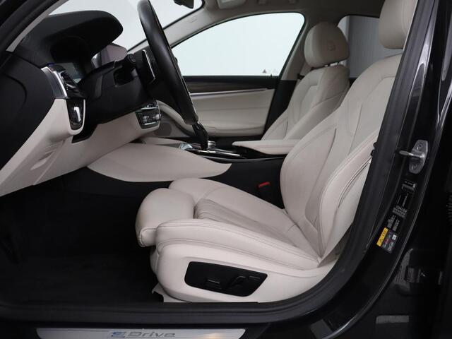 BMW 5-SERIE 530e iPerformance High Executive | Leder | Elektrische stoelen | Stoelverwarming | Sfeerverlichting | Adaptive cruise | Carplay | Climate control | Camera | Park assist | PHEV