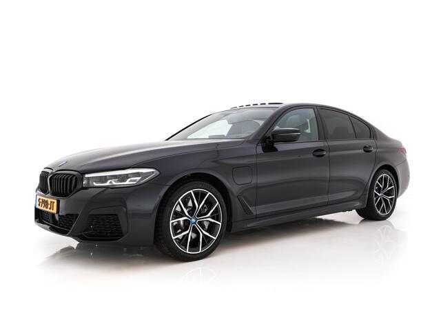 BMW 5-SERIE 530e Business Edition Plus (Plug-in) (INCL.BTW) *PANO | HEAD-UP | LEATHER | FULL-LED | MEMORY-PACK | HARMAN/KARDON | BLIND-SPOT | DIGI-COCKPIT | CAMERA | NAVI-FULLMAP | PRIVACY-GLASS | SHIFT-PADDLES | ECC | PDC | 19''ALU*