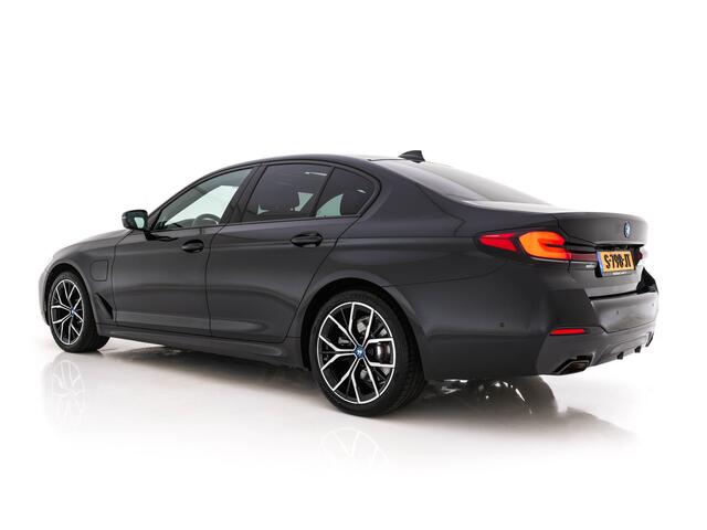 BMW 5-SERIE 530e Business Edition Plus (Plug-in) (INCL.BTW) *PANO | HEAD-UP | LEATHER | FULL-LED | MEMORY-PACK | HARMAN/KARDON | BLIND-SPOT | DIGI-COCKPIT | CAMERA | NAVI-FULLMAP | PRIVACY-GLASS | SHIFT-PADDLES | ECC | PDC | 19''ALU*