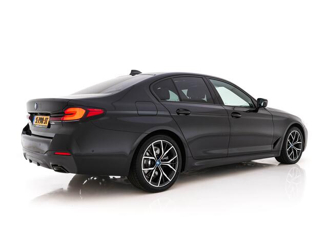 BMW 5-SERIE 530e Business Edition Plus (Plug-in) (INCL.BTW) *PANO | HEAD-UP | LEATHER | FULL-LED | MEMORY-PACK | HARMAN/KARDON | BLIND-SPOT | DIGI-COCKPIT | CAMERA | NAVI-FULLMAP | PRIVACY-GLASS | SHIFT-PADDLES | ECC | PDC | 19''ALU*
