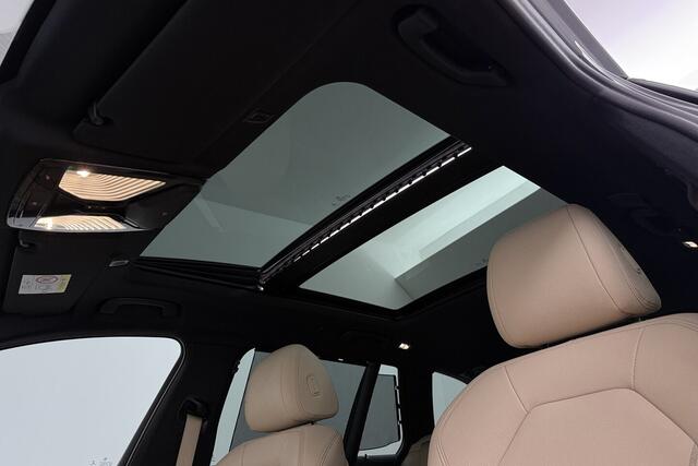 BMW 5-SERIE Touring 540i xDrive High Executive (PANORAMADAK, ADAPTIEVE CRUISE, SFEERVERLICHTING, DEALER ONDERH