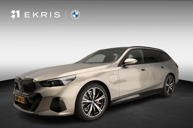 BMW 5-SERIE Touring 530e | M-Sportpakket | LED | Leder | HUD | Active cruise | Panoramadak | Trekhaak | DAB | Harman-Kardon sound | Alu 20 inch