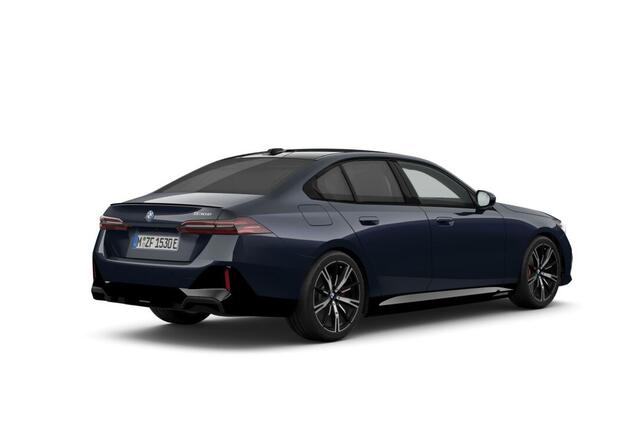 BMW 5-SERIE Sedan 530e M Sport Edition | M Sportpakket Pro | Innovation Pack | Travel Pack | Comfort Pack